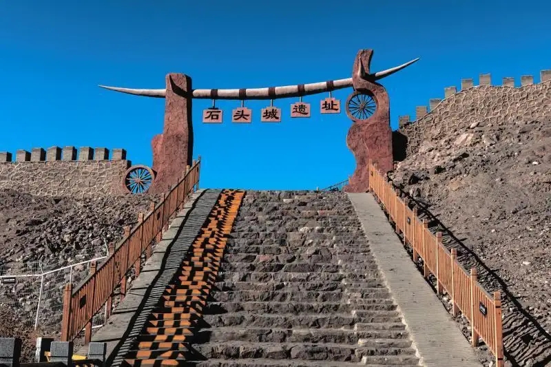 What are the must-see attractions in Kashgar?